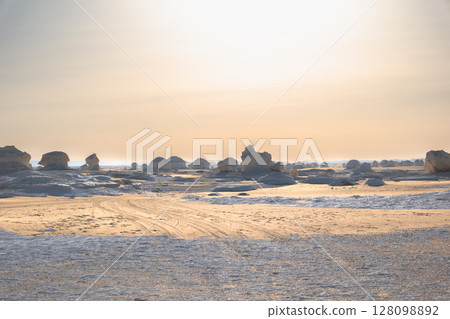 desert, sand dunes, sahara 128098892