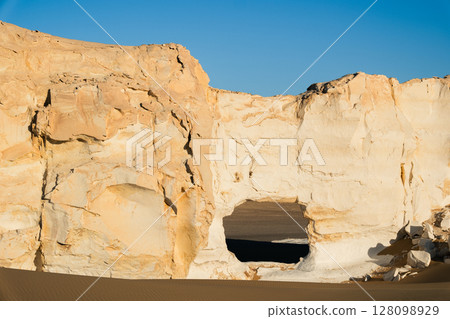 desert, sand dunes, sahara 128098929