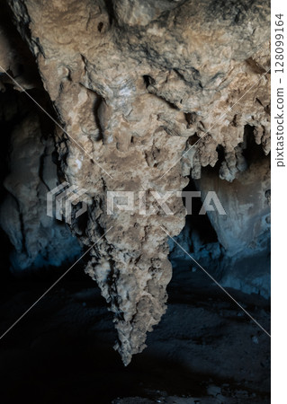 cave, stalactites, limestone 128099164