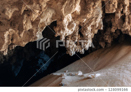 cave, stalactites, limestone 128099166