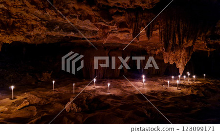cave, stalactites, limestone 128099171