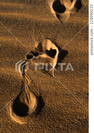 sand, foot, shoe 128099235