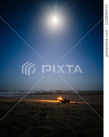 tent, sunset, fire 128099415