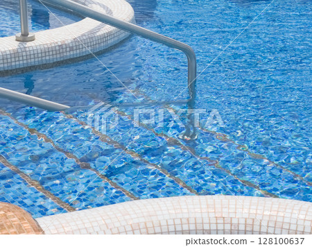 Blue Mosaic Pool Steps 128100637