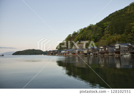 海上京都:從伊根浦公園眺望的船屋和青島 4 海上京都:從伊根浦公園眺望的船屋和青島 4 128102551