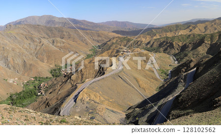 Morocco, Atlas Mountains Route, scenery on the road from Marrakech to Ouarzazate 128102562