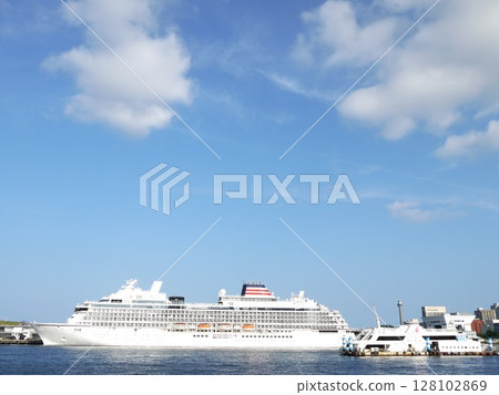 Harbor where luxury liners are anchored 128102869