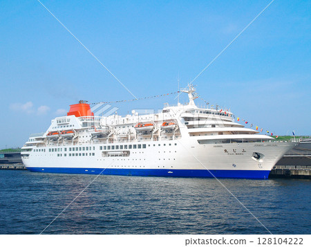 富士丸號(舊稱「富士丸」)停靠在橫濱大棧橋碼頭(2006 年 8 月) 富士丸號(舊稱「富士丸」)停靠在橫濱大棧橋碼頭(2006 年 8 月) 128104222