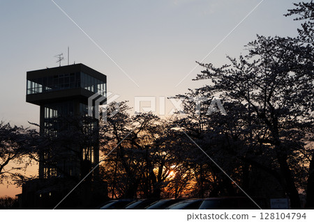 Gret Tower Minato and Sunset (Hachinohe City, Aomori Prefecture) 128104794