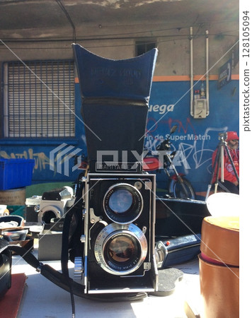 Antique cameras that adults want Antique cameras that adults want 128105094