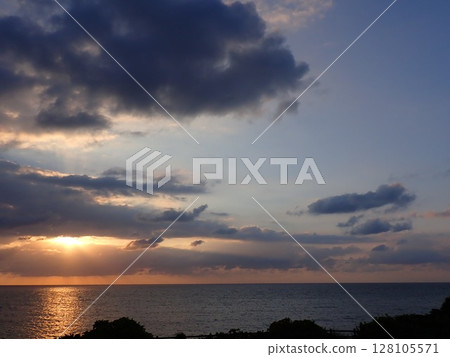 世界遺產日落 128105571