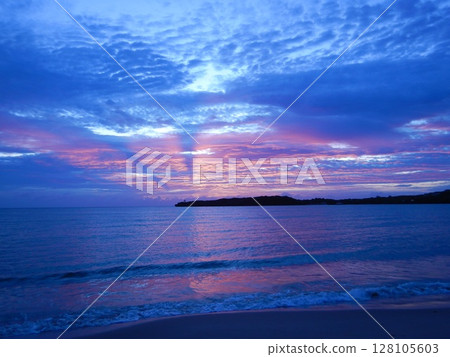 World Heritage Sunset 128105603