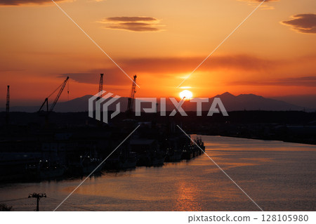 Sunset seen from the Gret Tower Minato (Hachinohe, Aomori Prefecture) Sunset seen from the Gret Tower Minato (Hachinohe, Aomori Prefecture) 128105980