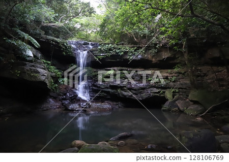 Coola Falls 128106769