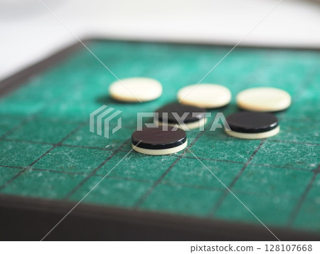 Othello board Othello board 128107668
