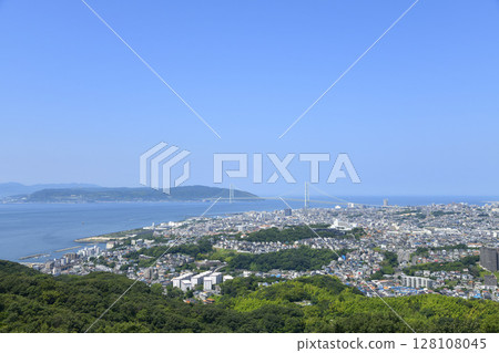 View of the Akashi Kaikyo Bridge and Tarumi from Sumaura Yamagami Amusement Park 128108045