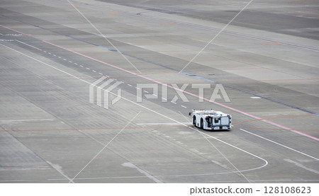 Special vehicles on the runway at Chubu Centrair International Airport 128108623