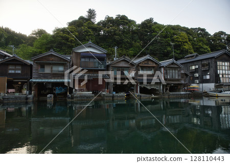 京都之海：從伊根浦公園眺望的10座船屋 128110443
