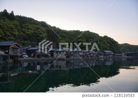 Seaside Kyoto: Boathouses seen from Ineura Park 16 128110583