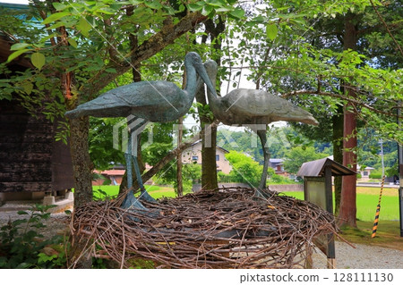 兵庫縣豐岡市久久神社的鸛雕像 兵庫縣豐岡市久久神社的鸛雕像 128111130