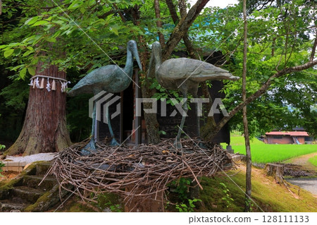 兵庫縣豐岡市久久神社的鸛雕像 兵庫縣豐岡市久久神社的鸛雕像 128111133