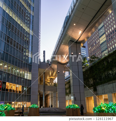 Evening scenery of Shiodome in Minato Ward, Tokyo 128111967