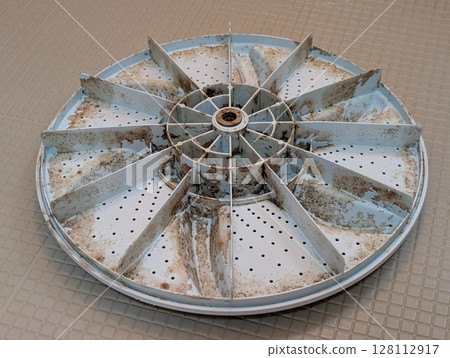 Washing machine: Stains on the inside of the pulsator 128112917