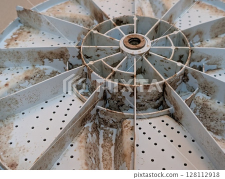 Washing machine: Stains on the inside of the pulsator 128112918