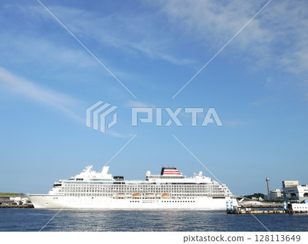 Osanbashi Pier, where luxury cruise ships are moored Osanbashi Pier, where luxury cruise ships are moored 128113649