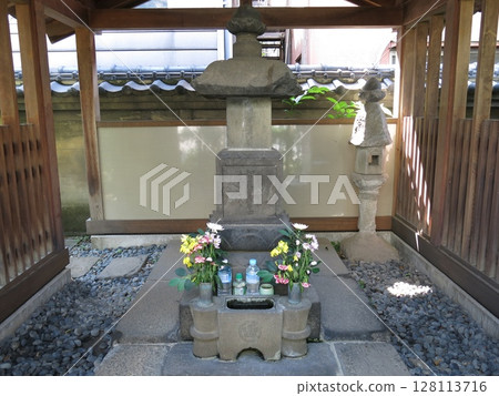 The grave of Gennai Hiraga in Hashiba, Taito Ward The grave of Gennai Hiraga in Hashiba, Taito Ward 128113716