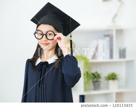 穿著醫生服裝的女孩 128113835