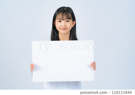 顯示留言板的女孩 128113840