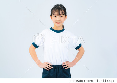 Girls wearing gym suit 128113844