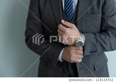 高階主管中年男性商務人士 128114752