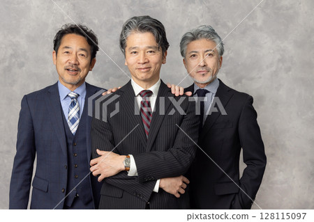 Middle-aged male business person 128115097