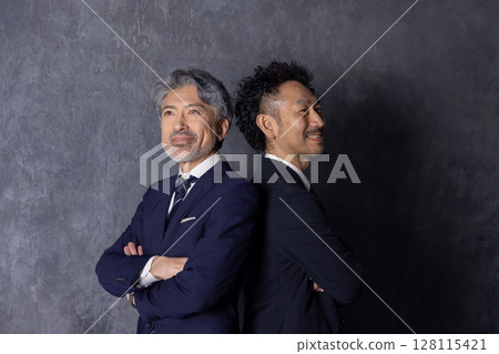 高階主管中年男性商人 高階主管中年男性商人 128115421