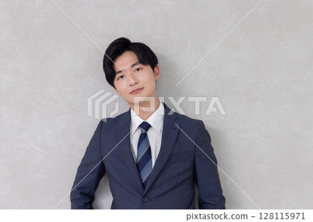商人歪著頭 商人歪著頭 128115971