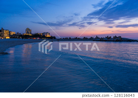 《和歌山縣》夕陽白浜海灘、南紀白浜 128116043