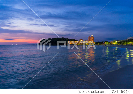 《和歌山縣》夕陽白浜海灘、南紀白浜 128116044