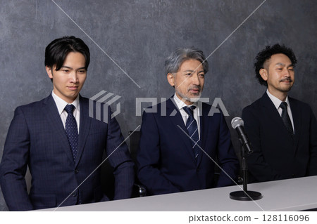 記者會、股東大會等多張商業圖像 128116096