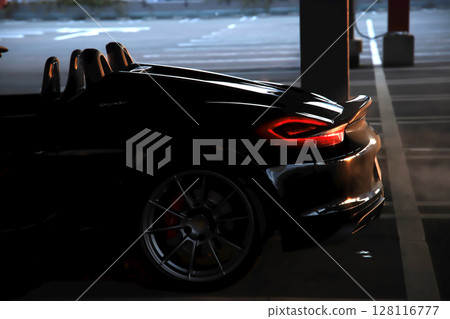 黑色敞篷車 128116777