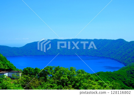 俱多羅湖的壯麗景色 俱多羅湖的壯麗景色 128116802