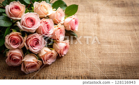 天然亞麻布上的古董玫瑰 天然亞麻布上的古董玫瑰 128116943