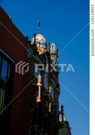 西班牙巴塞隆納：一座遍佈高第建築的城市 128119953