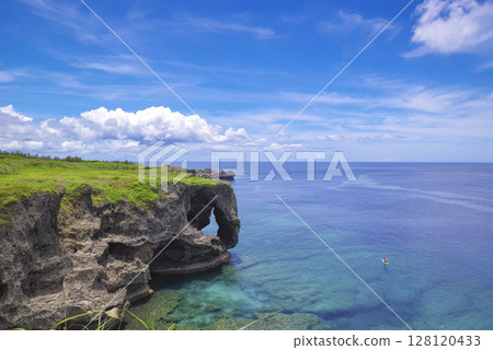 沖繩萬座毛的美麗海 沖繩萬座毛的美麗海 128120433