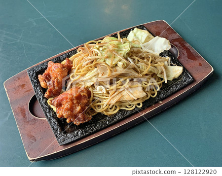 中式雞肉炒麵 中式雞肉炒麵 128122920