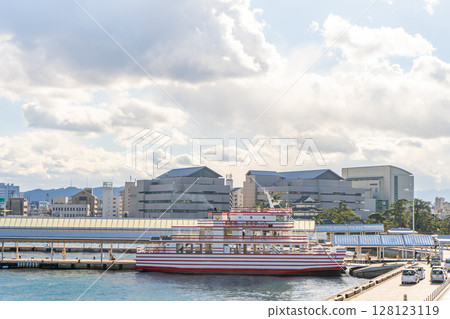 Takamatsu City, Kagawa Prefecture, Takamatsu Port on a sunny day, Meon 128123119