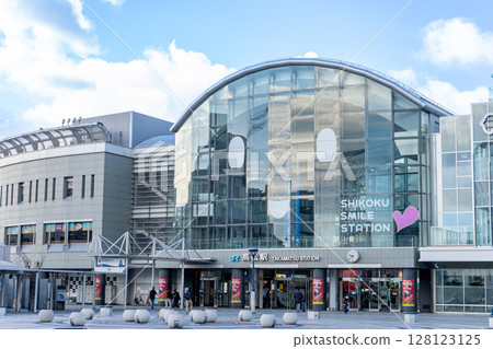 Scenery of the JR Takamatsu Station Square in Takamatsu City, Kagawa Prefecture 128123125