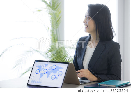 business people meeting business people meeting 128123204
