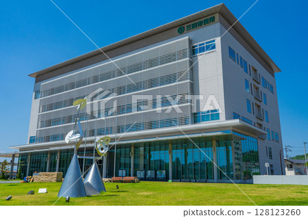 Sanda City Hall, Sanda City, Hyogo Prefecture 128123260